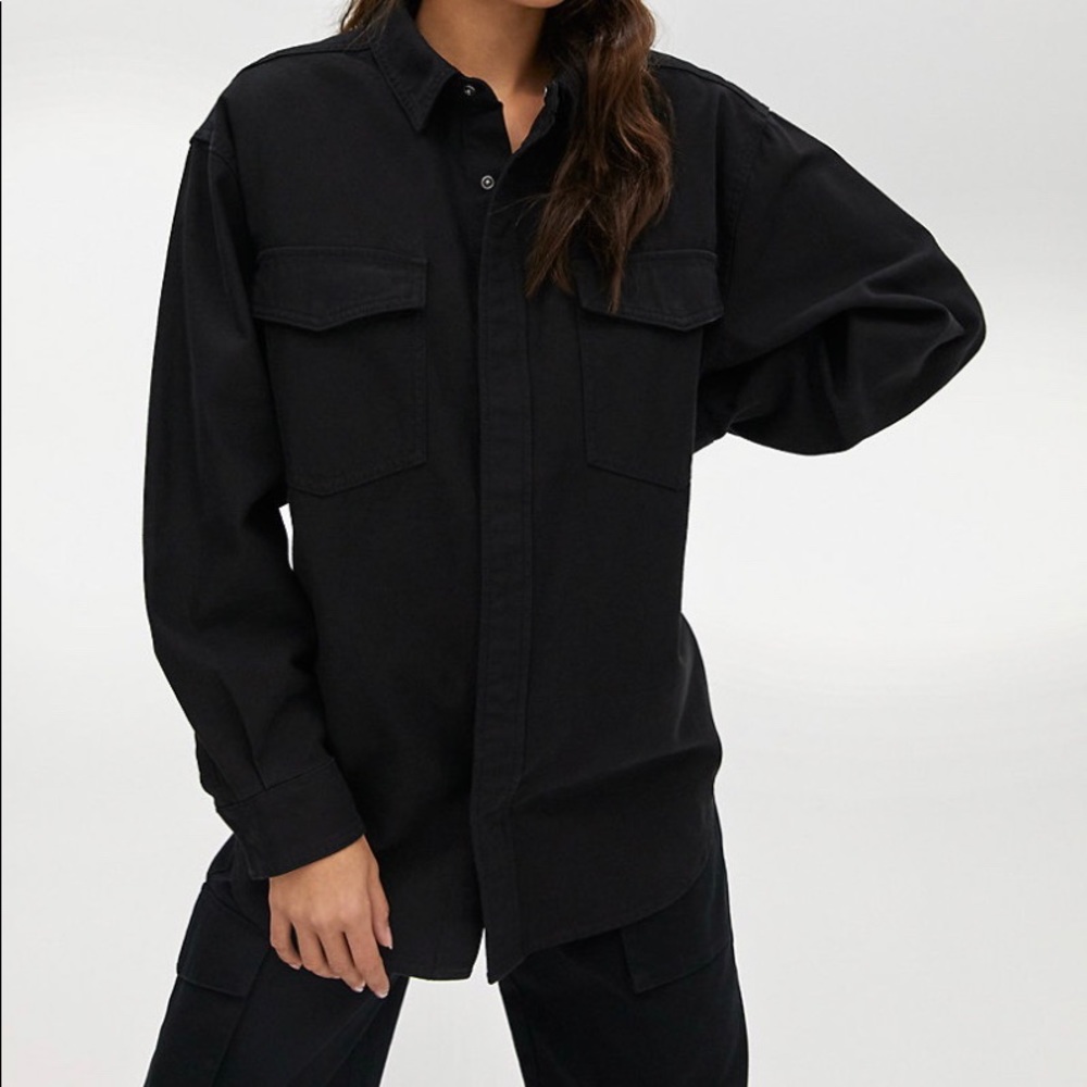 Aritzia TNA New Haven Button Up